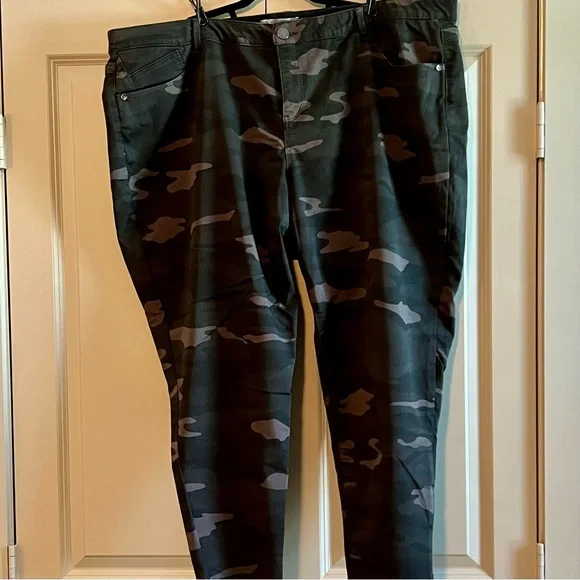 Wit & Wisdom Camo Skinny Jeggings - Picture 4 of 5